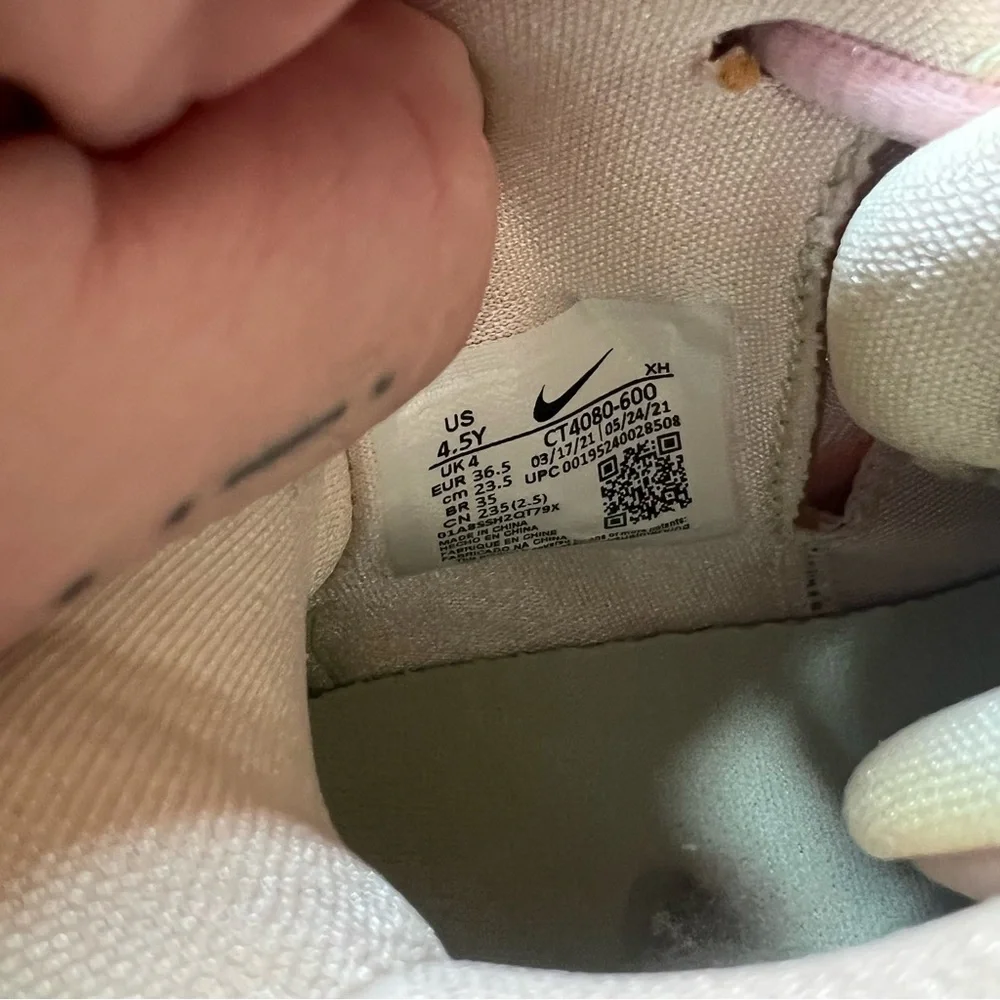 Nike Kyrie 7 1‎ World 1 People Regal Pink Youth 4.5